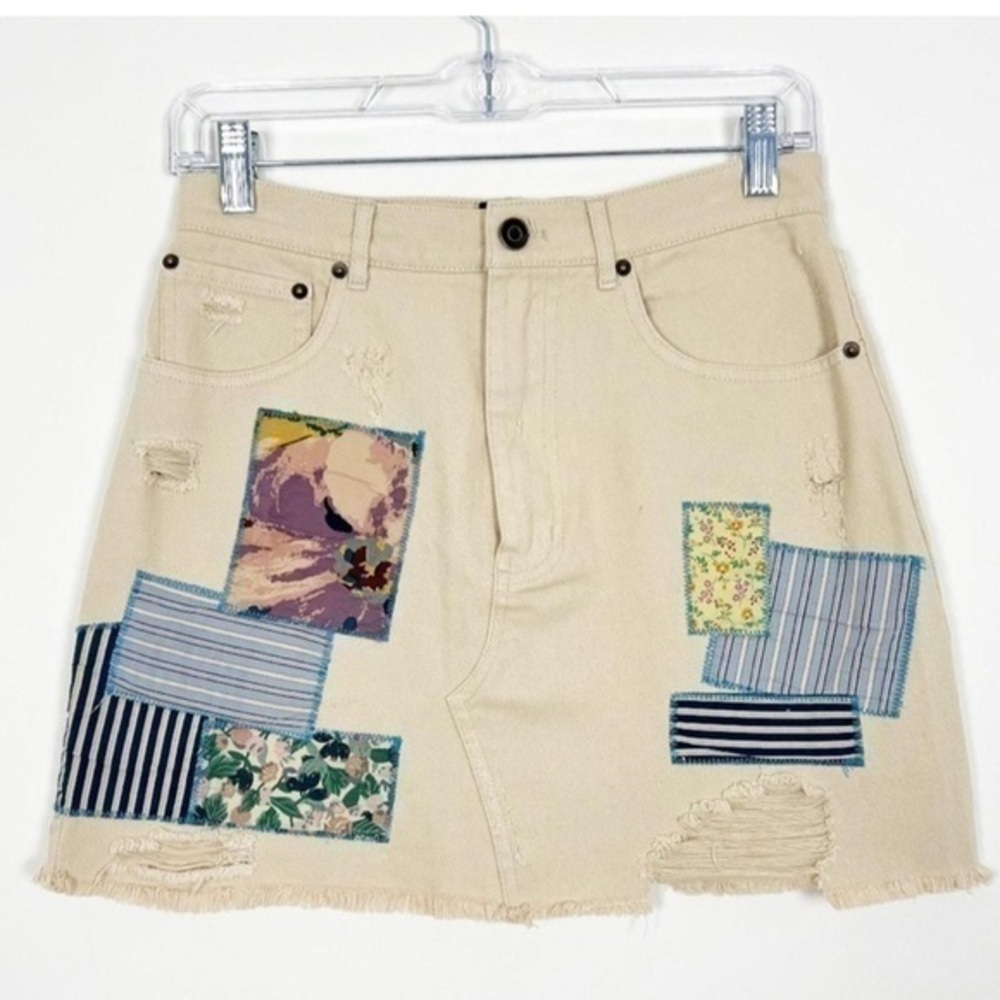 Urban Outfitters Distressed Cream Denim Mini-Skirt Size M - Picture 2 of 7